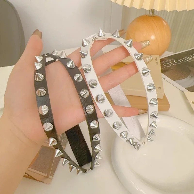 Double Row Cone Spike Leg Gart - đánh giá và giá Garter Belt Set